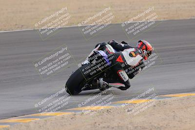 media/Dec-17-2022-SoCal Trackdays (Sat) [[224abd9271]]/Turn 10 Backside (120pm)/